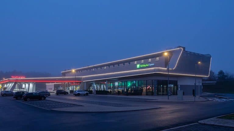 Holiday Inn Express Hamburg South A7 768x432