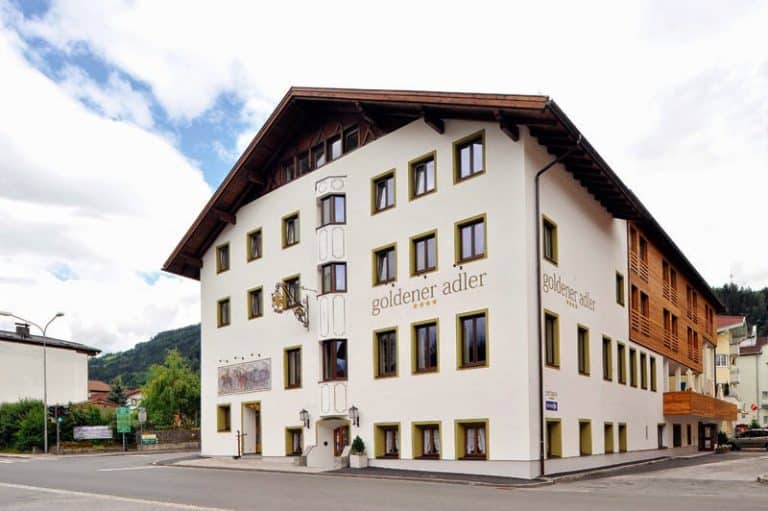 Goldener Adler 768x511
